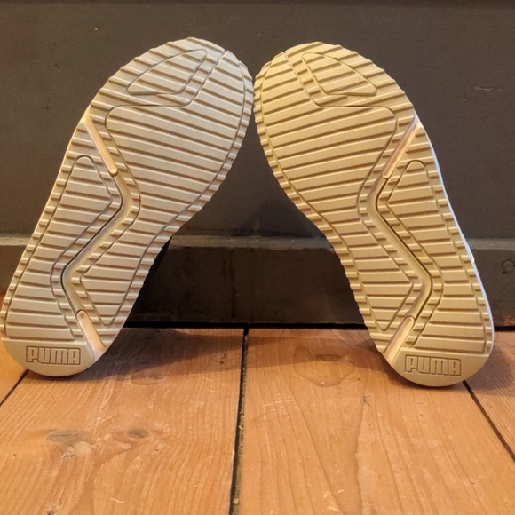 **BNIB** Puma sneakers for boys - Picture 5 of 6